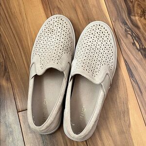 Vionic Slip On Sneakers (size 9.5)